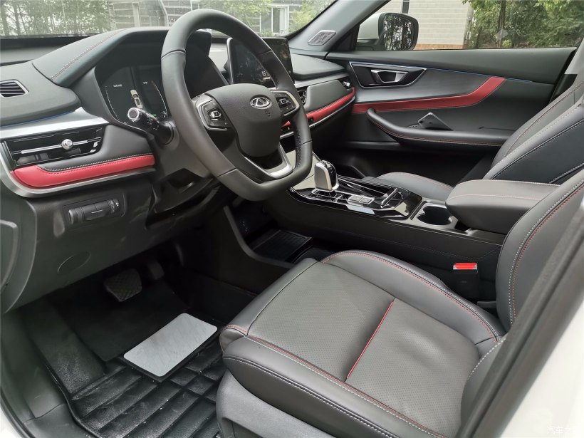 黑白分明、高性价的大白虎7与性感黑丝小姐姐的颜值大比拼！