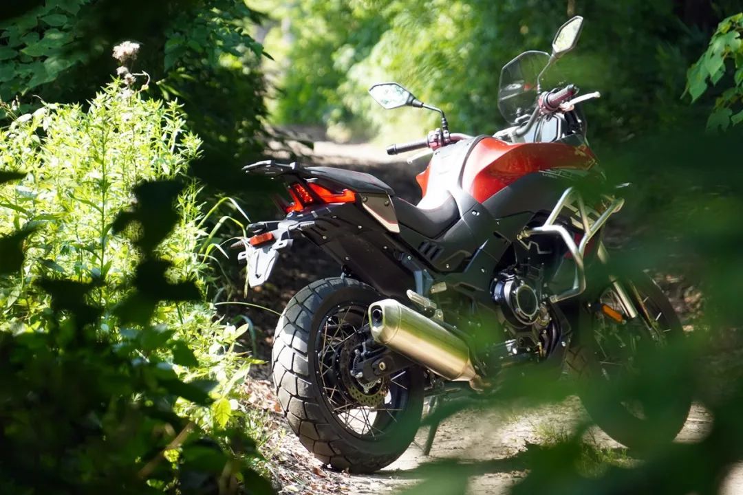 进步很大但是仍然任重道远,进步明显继续努力