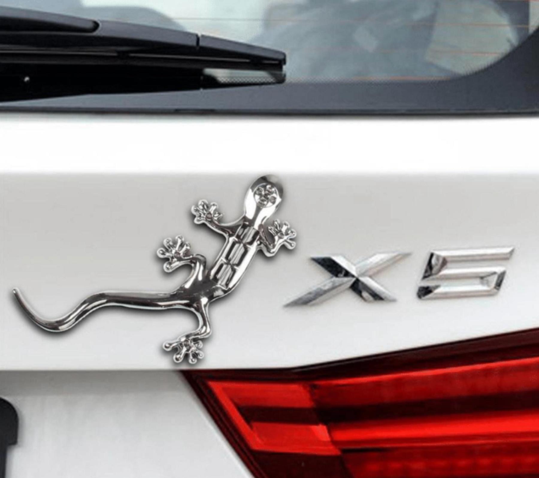 为什么都喜欢在汽车车身贴壁虎,车尾小壁虎一般都贴在什么地方