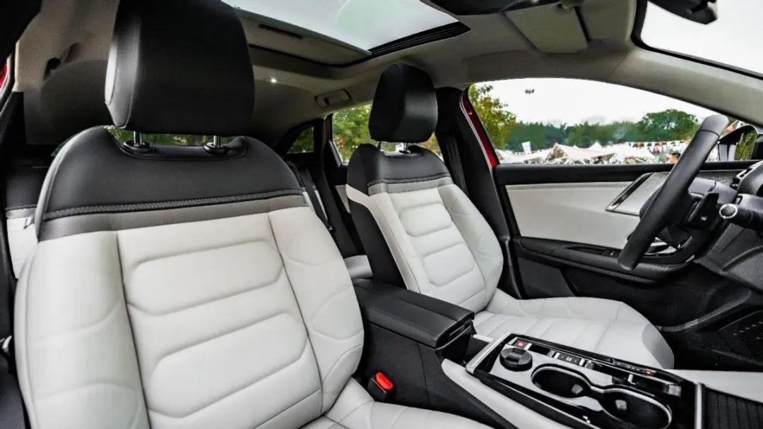 凡尔赛c5x2022款和2023款有什么区别,凡尔赛c5x同款车型性价比最高