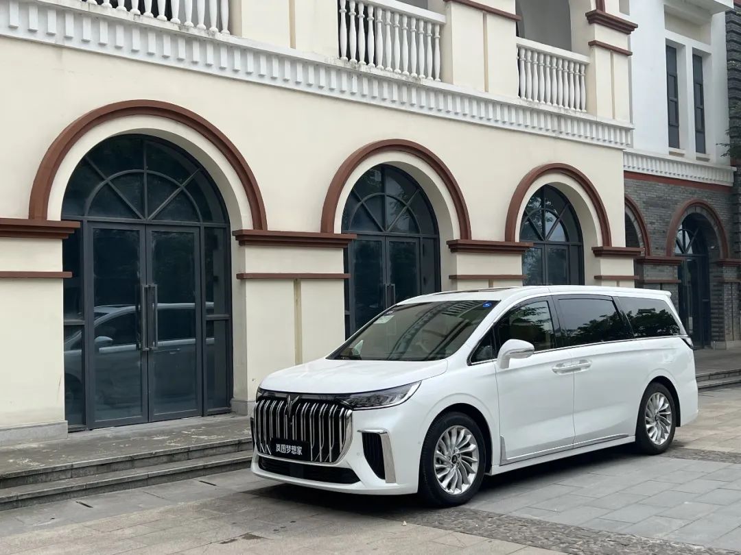 最新岚图梦想家深度试驾,试驾岚图梦想家纯电