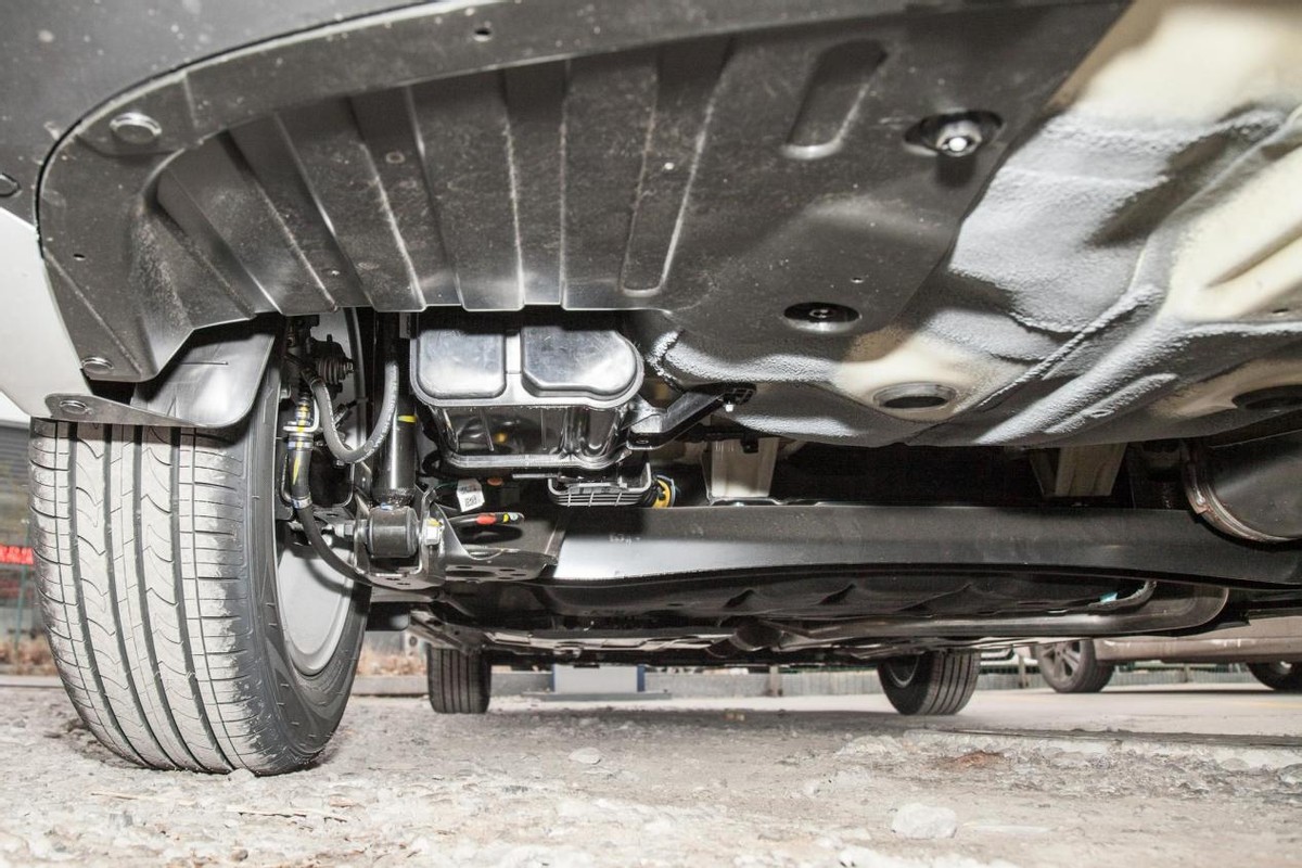 外观动感时尚动力充沛,16款悦纳1.4百公里加速