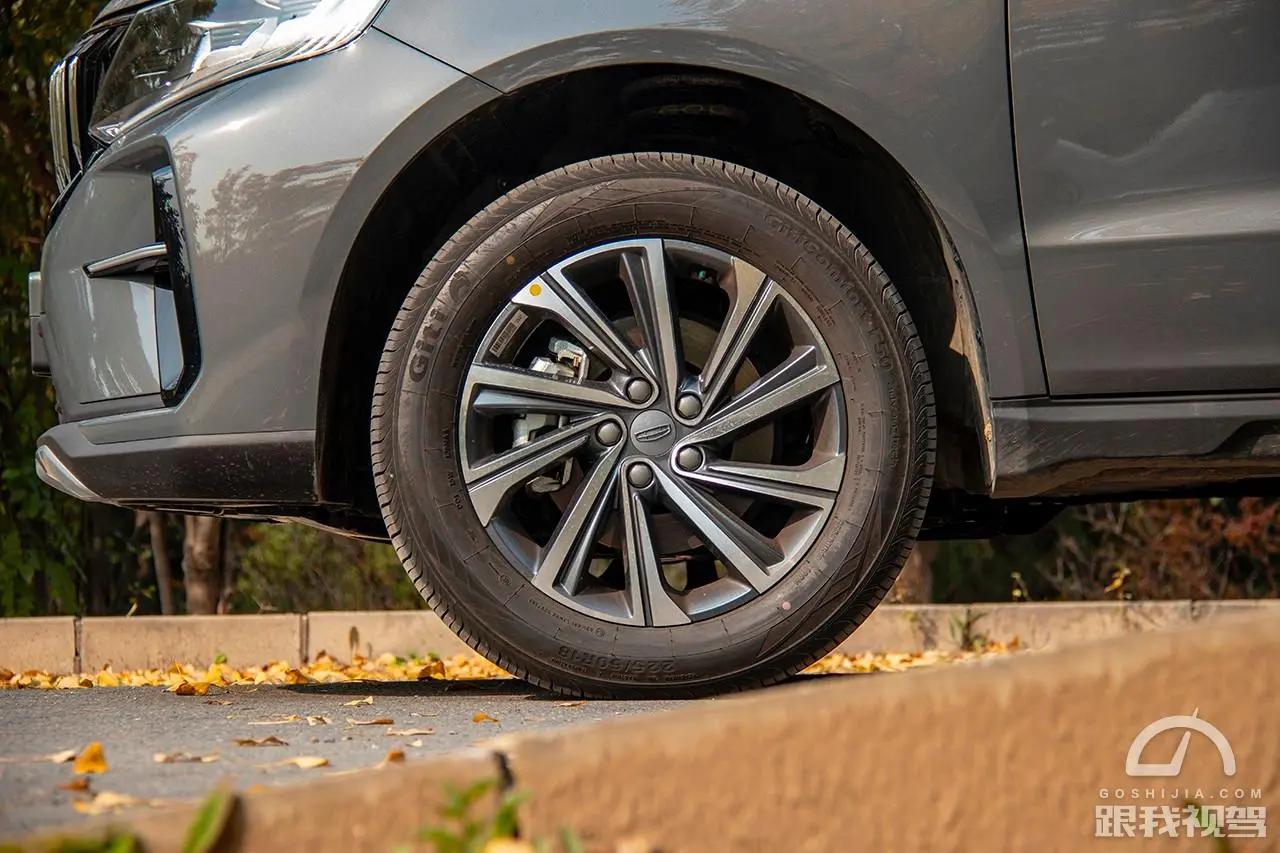 吉利远景X6Pro还值得购买吗,吉利远景x6pro对比长安cs55