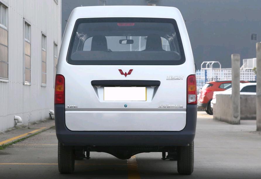 体验五菱之光1.2排量5座感受视频,1.3五菱之光高配版