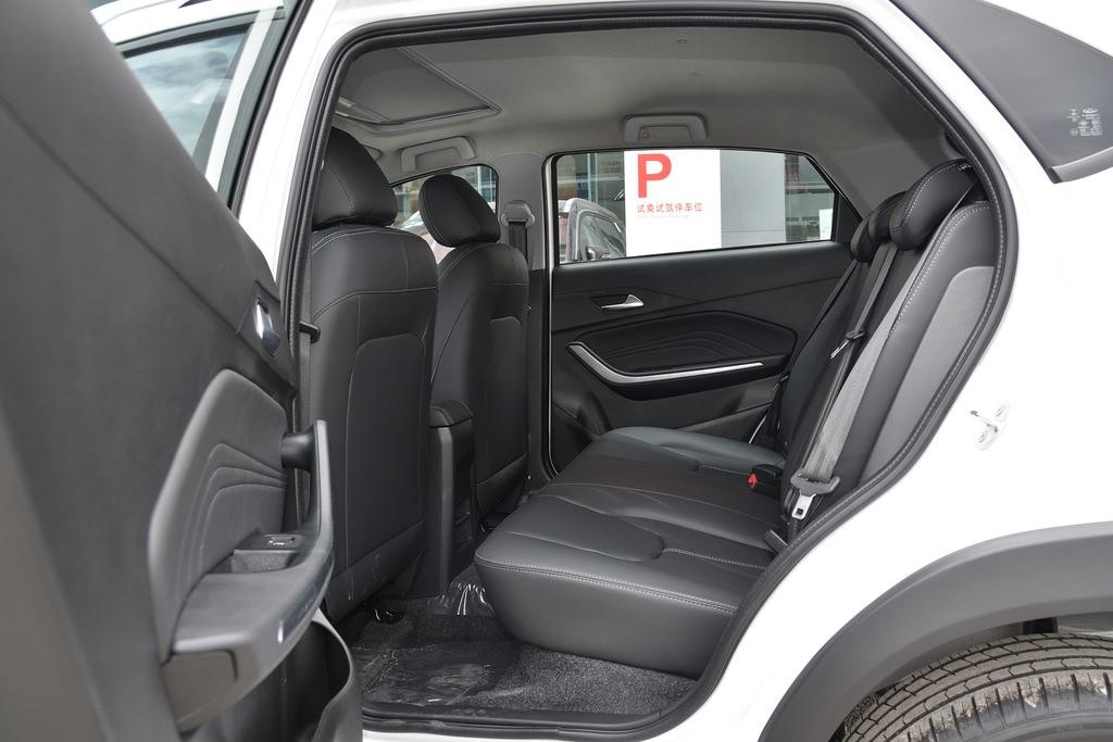 6.7万落地自动挡的suv新车新能源,售价6万自动挡suv