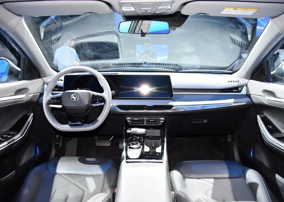 长安逸动plus和长安锐程cc,10万左右长安锐程plus有性价比吗