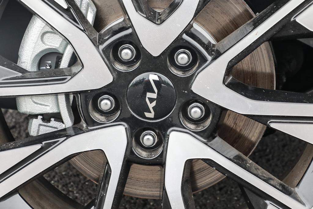 起亚智跑老款和新款该怎么选,2022款全新起亚智跑价位