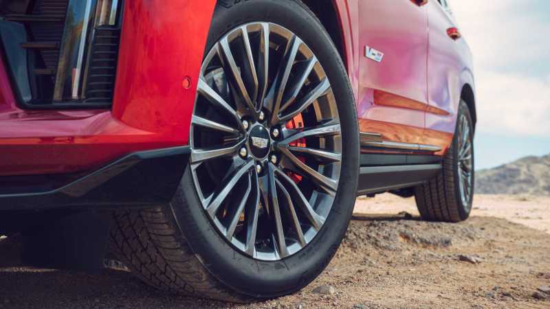 凯迪拉克凯雷德v系列试驾,凯迪拉克凯雷德V加长版评测