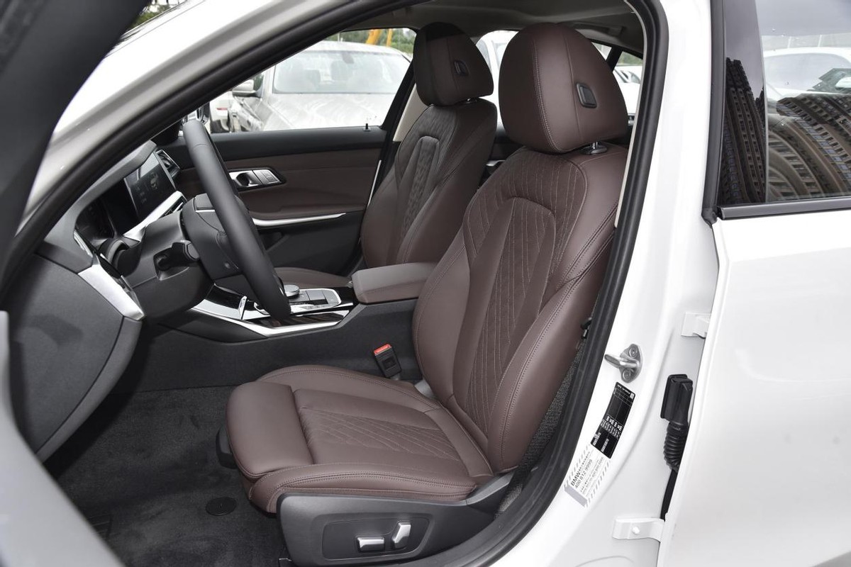 宝马320i18万公里值得购买吗,宝马320i运动套装报价