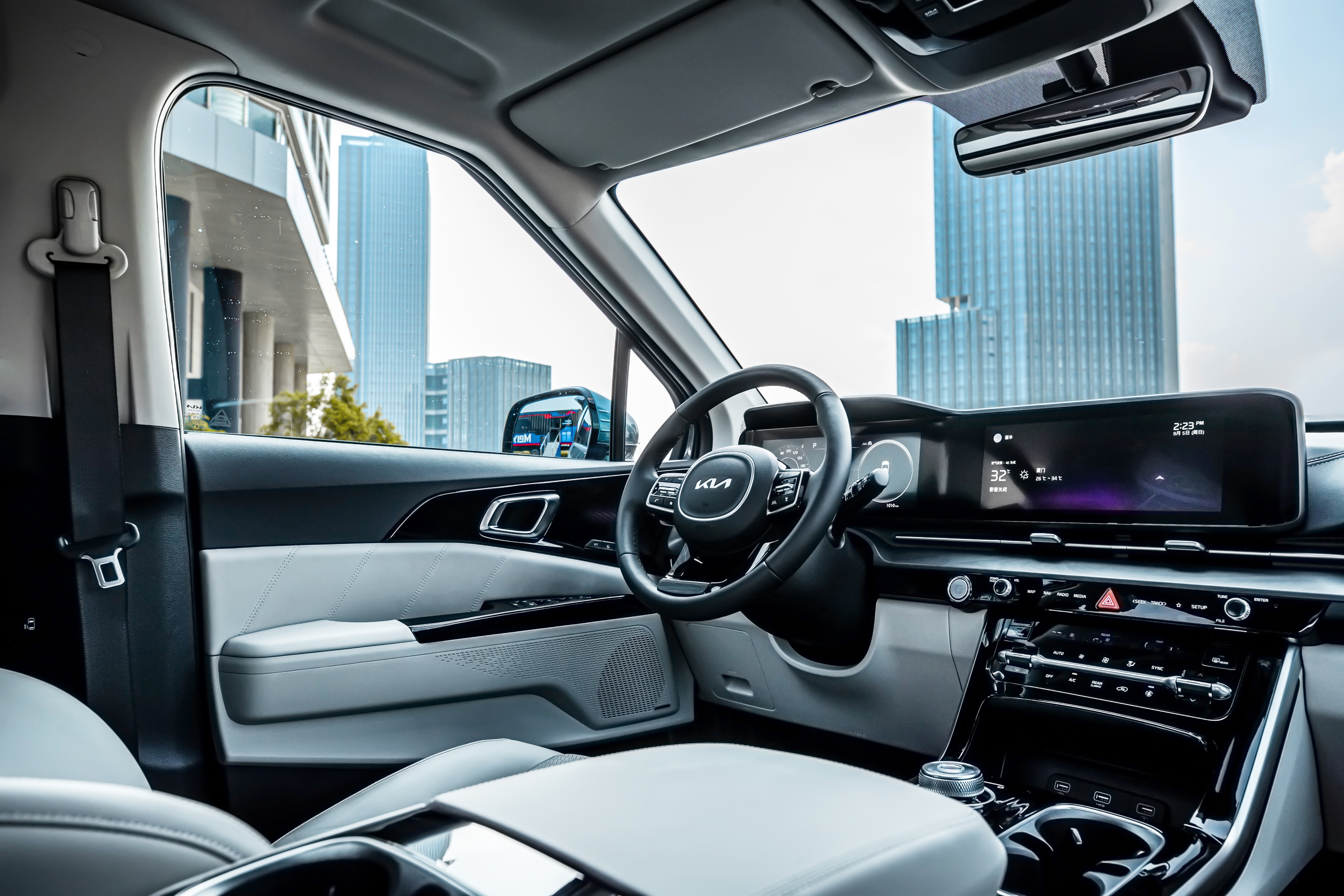 起亚*四代第**嘉华，售价28.89万元-33.99万元