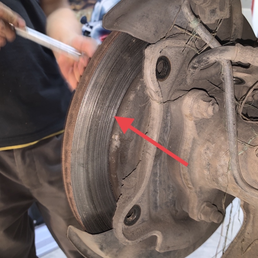 丰田倒车刹车异响,丰田汽车刹车异响是什么原因