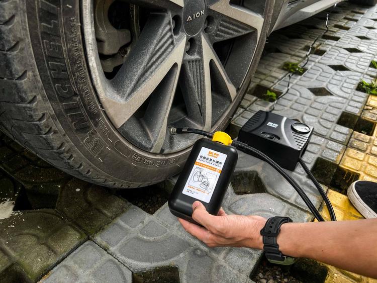 后备箱工具怎么使用,上路后备箱必备工具有哪些