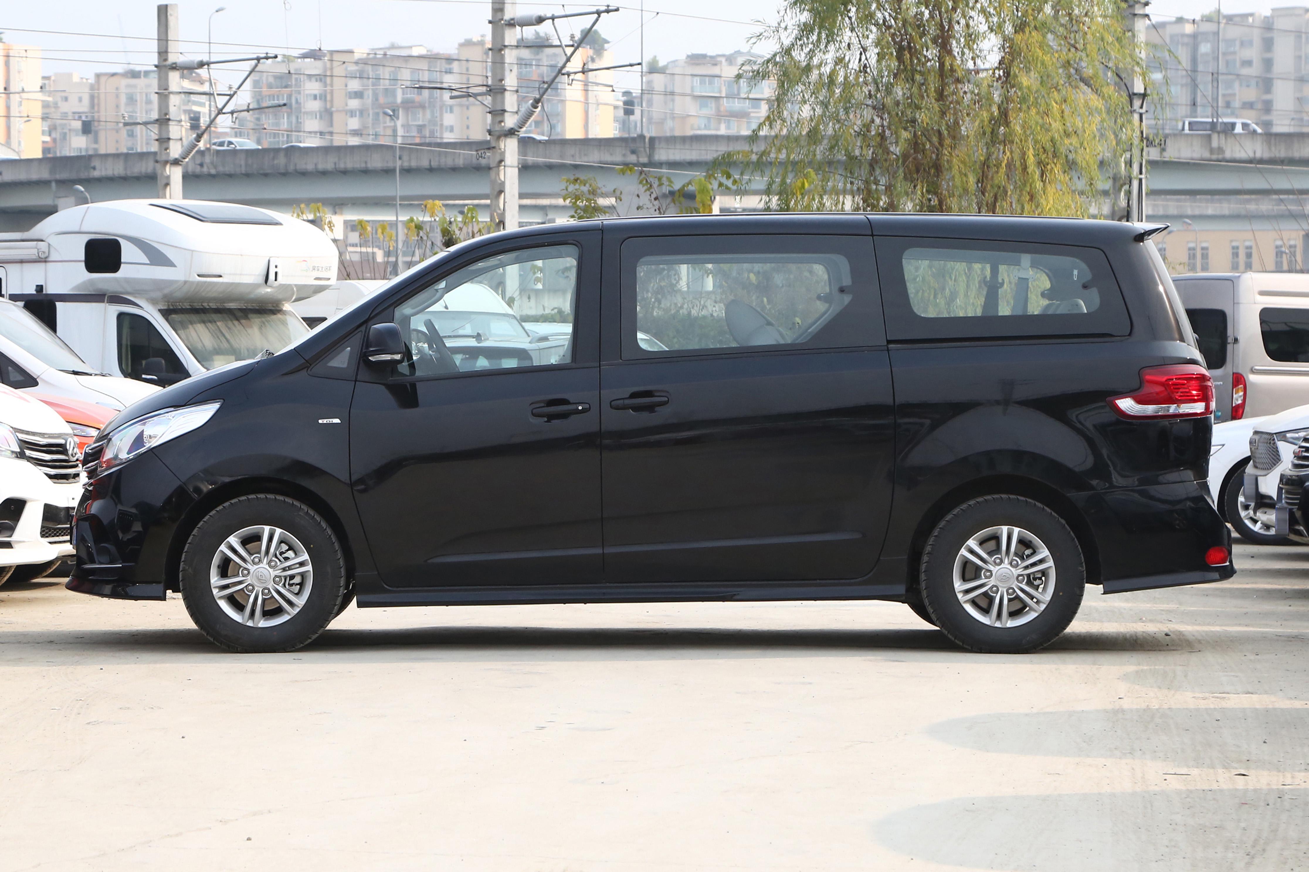 9座配置2020款大通maxusg10上市,2022款上汽大通maxus605km旗舰版