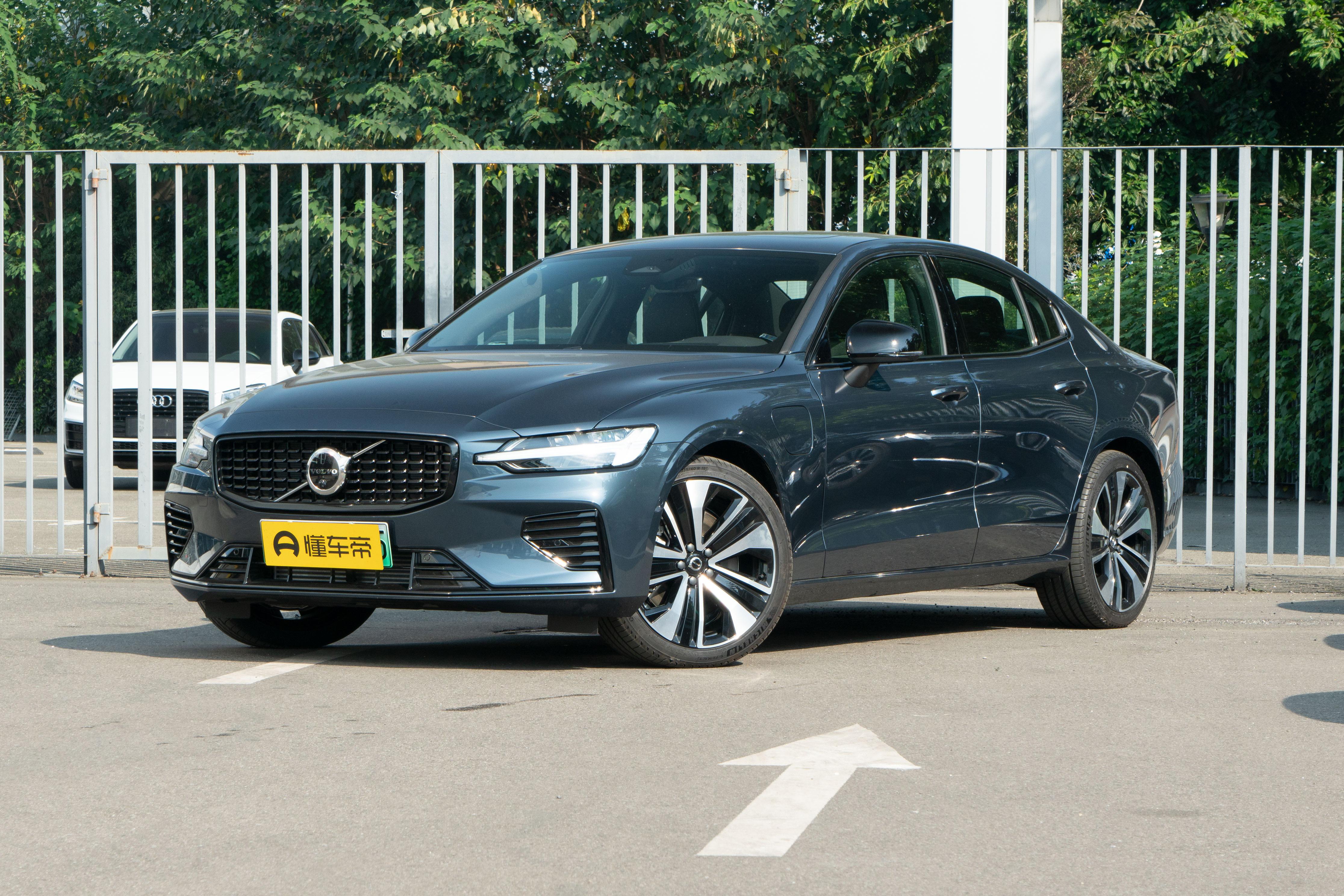 沃尔沃s602022款t8混动豪华版,全新沃尔沃s60优惠后多少钱