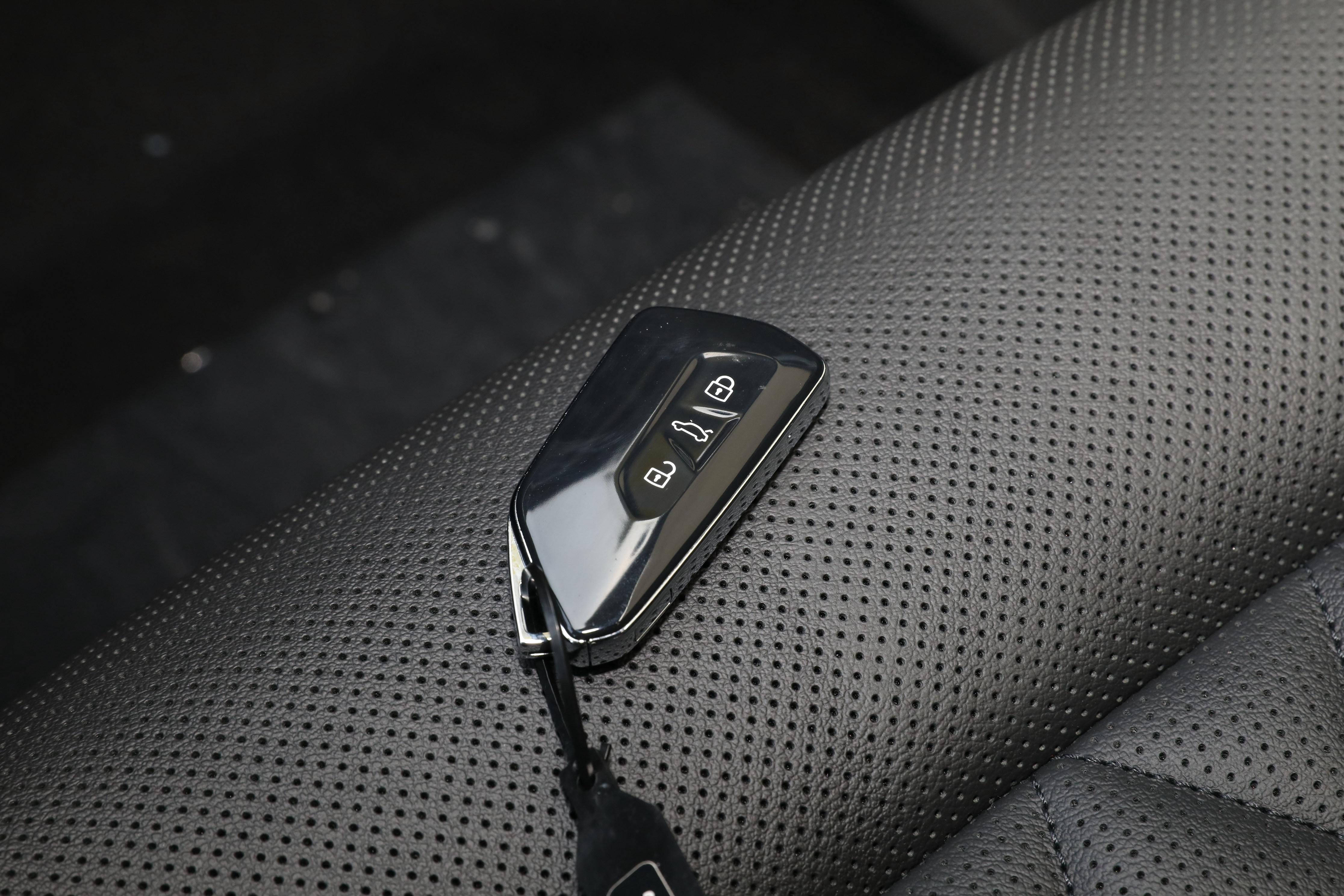 优惠6万元的车,六座的suv大众揽境内饰升级