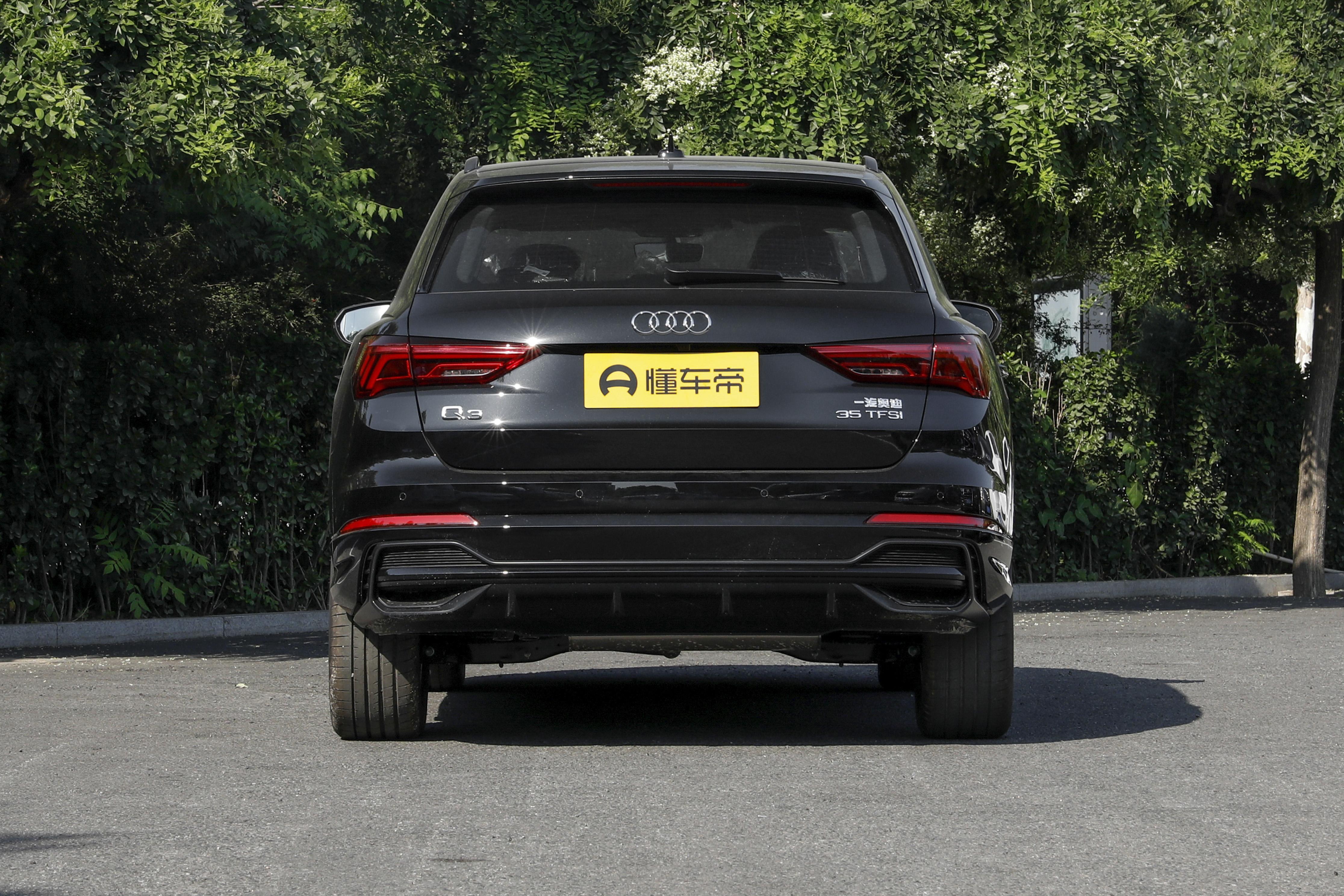 奥迪q3什么颜色好看,奥迪q3值得购买吗24款