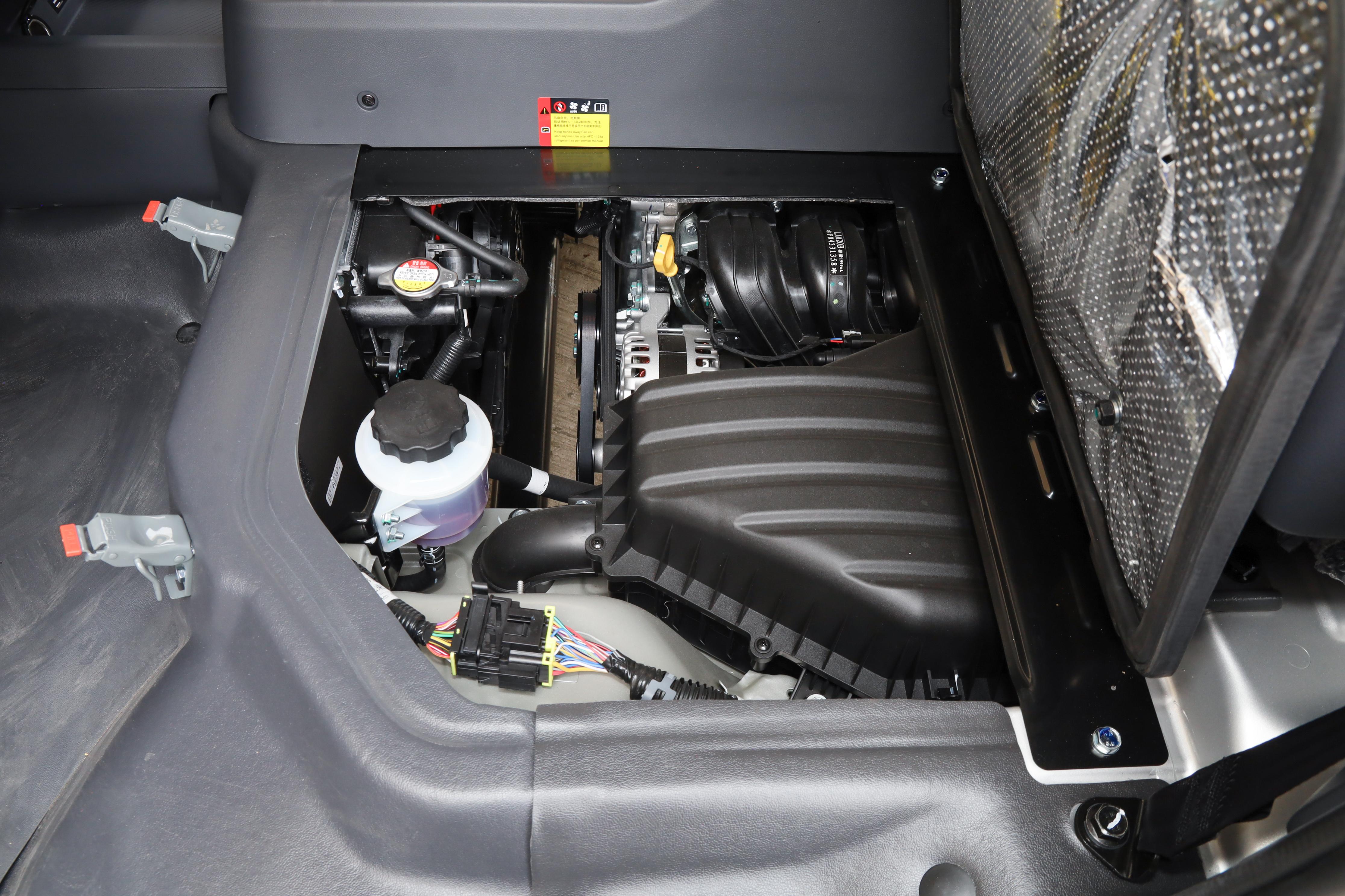 五菱龙卡2.0新款排半,五菱龙卡2.0双排加长版最新款