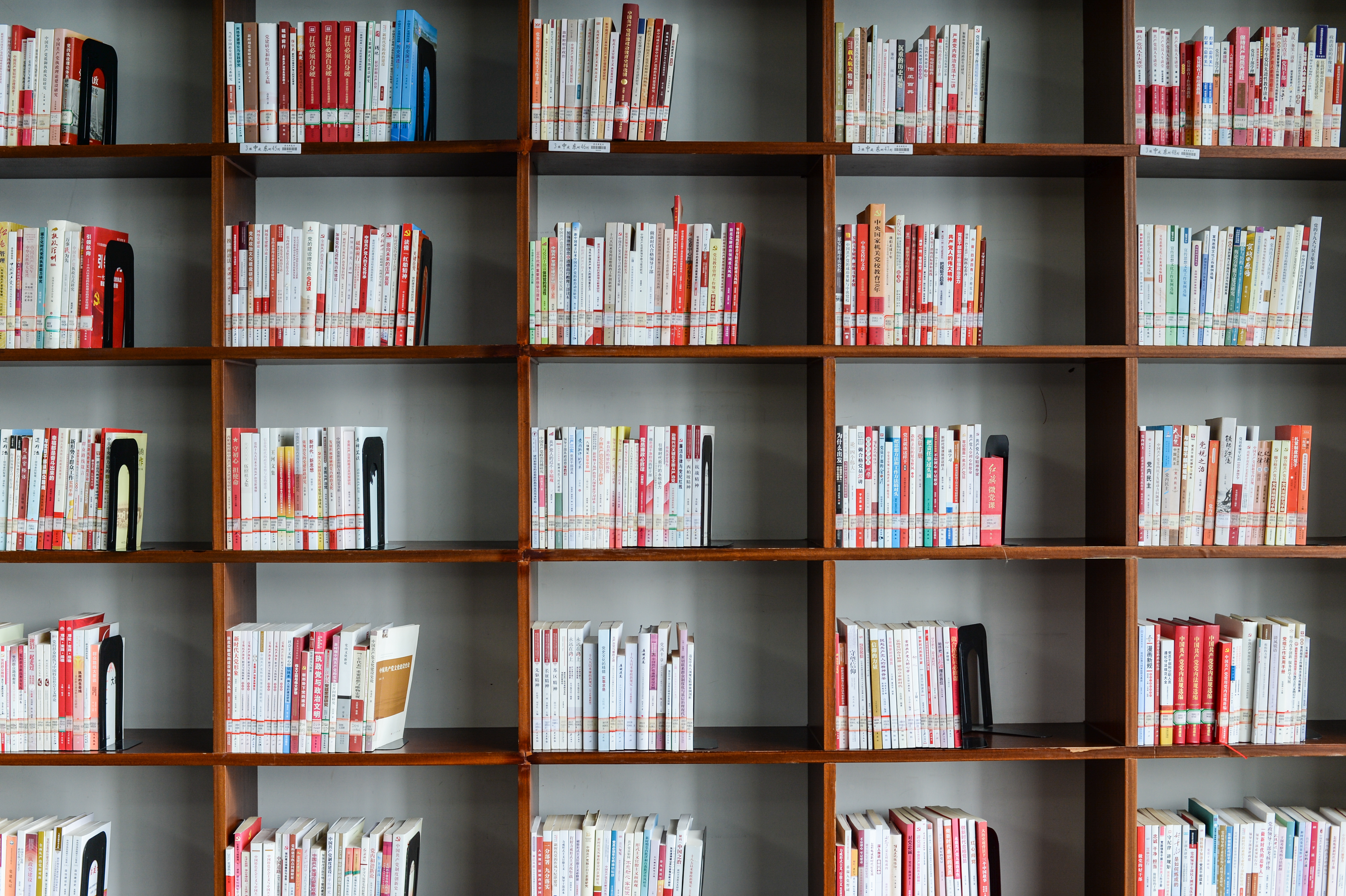 仲裁申请的仲裁请求怎么写,变更仲裁请求要在什么时候提交