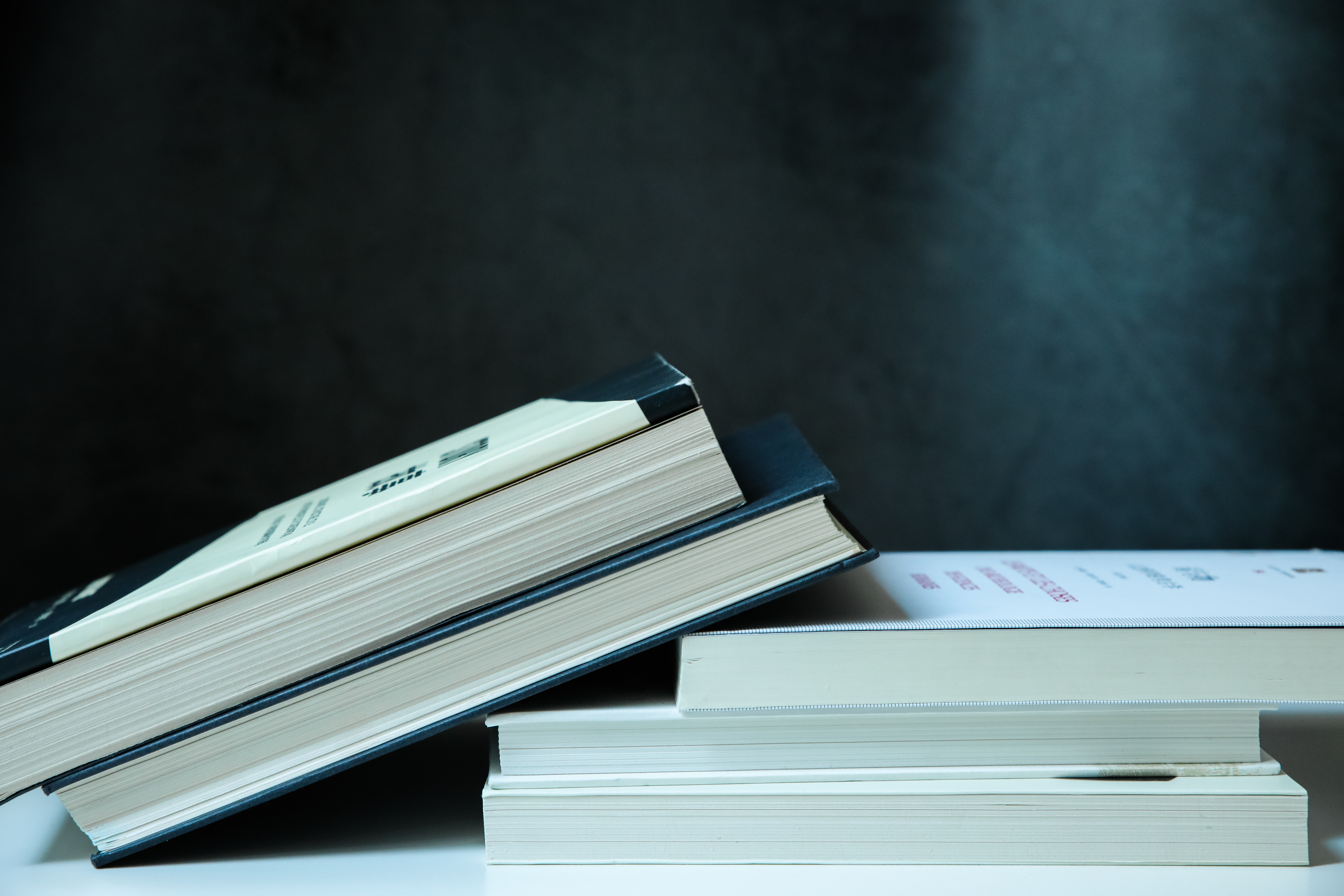 这是一段扣人心弦的冒险历程，这是一个充满勇气和胆量的故事