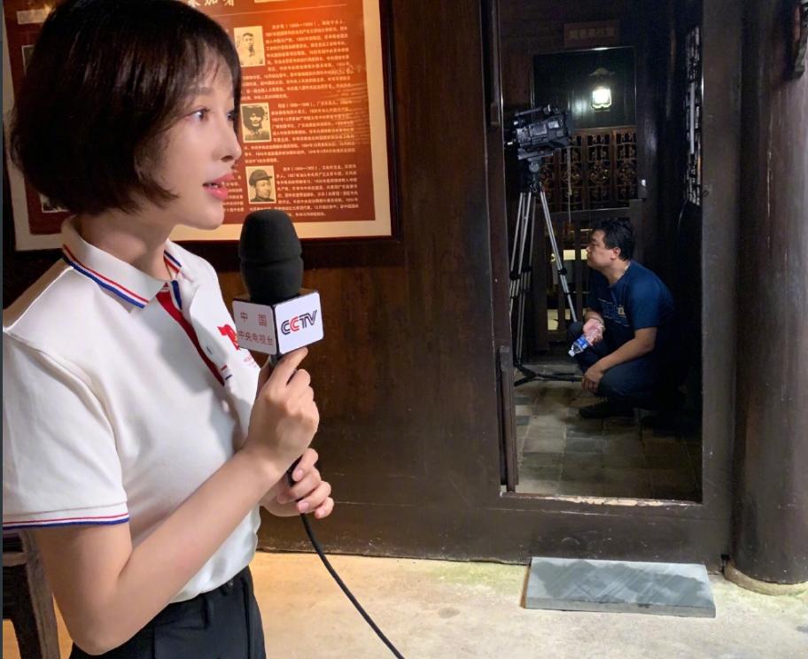 央视主持胡蝶父母从事什么工作,央视主播胡蝶出生日