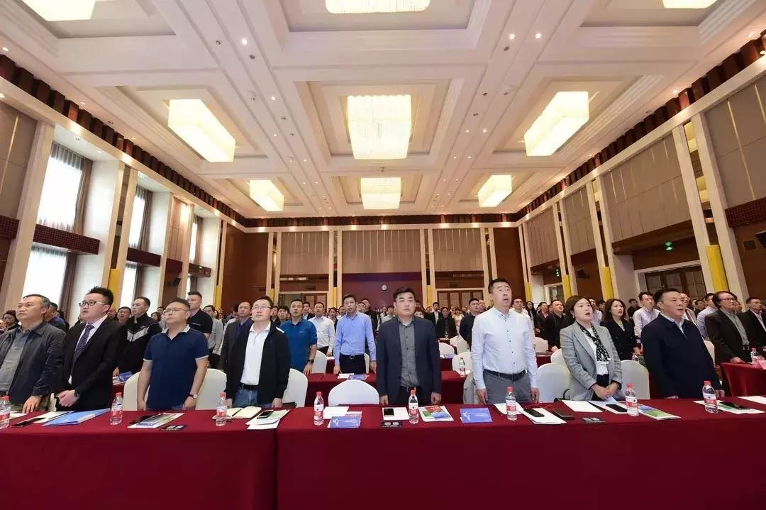 推进行业发展，成都建筑装饰行业工作会议暨会员代表大会成功举行