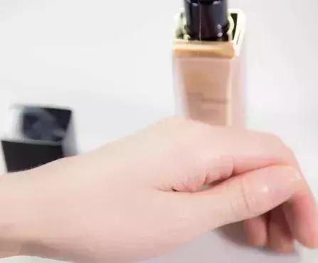 十大公认好用的粉底液排名滋润型,适合秋冬各种皮肤的粉底液