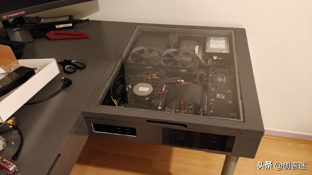 一体式机箱水冷电脑桌教程,国外自制水冷电脑桌