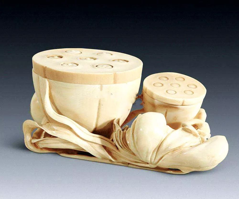 相比国之重器，形微体轻的文具盒同样反映了不同时代的美学风尚