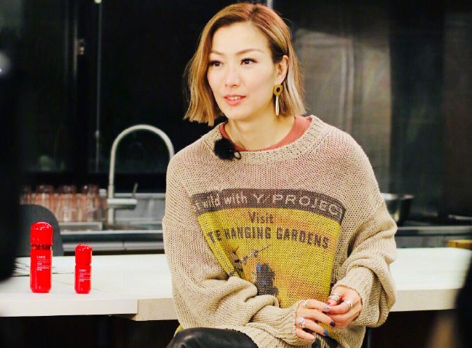 许志安和黄心颖什么关系,许志安黄心颖在一起多久了