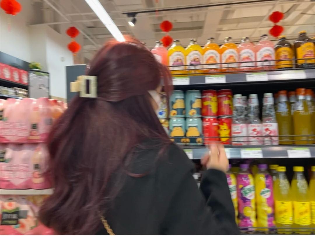 烫后头发毛躁干枯用护发精油,烫染头发干枯毛躁护理有用吗