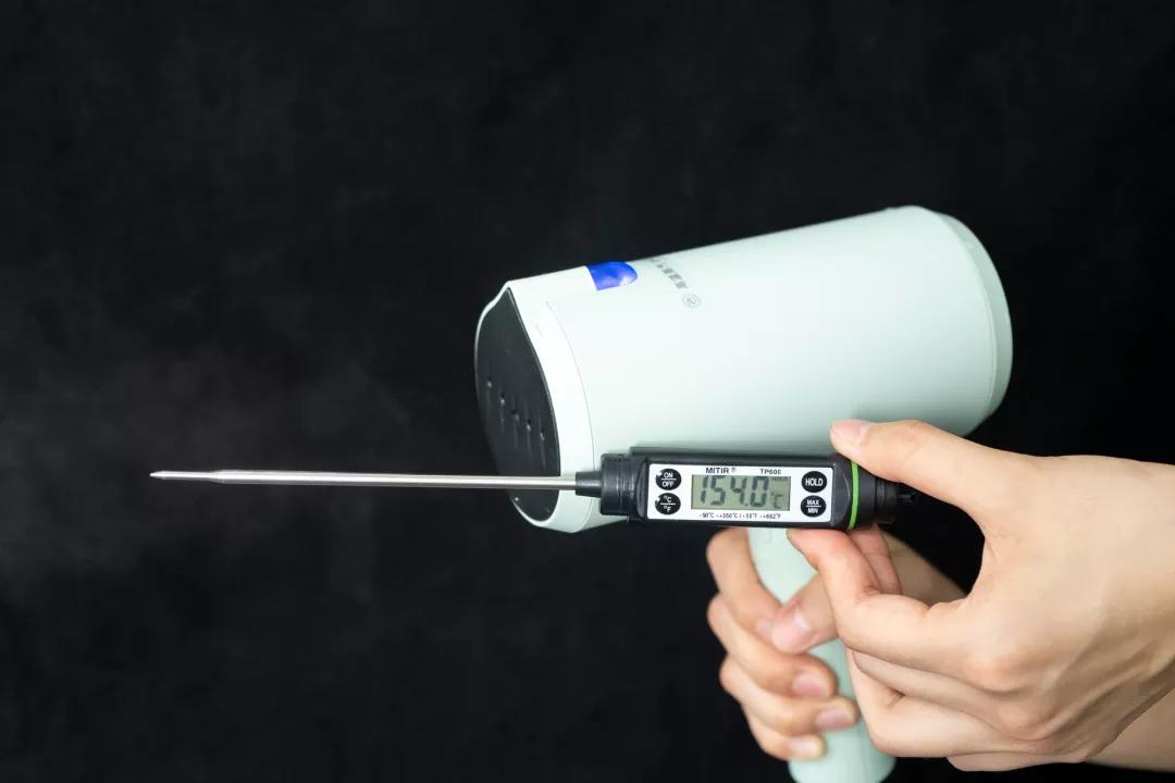 李佳琦带火的“东方戴森”:超大蒸汽一次熨5件，60秒摆平一件衣物