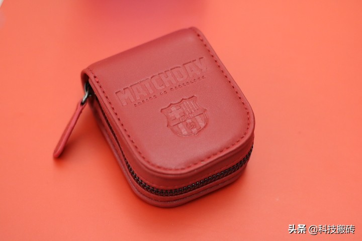 巴萨联名款剃须刀,日本刀头+德国材质打造,价值超过它的价格