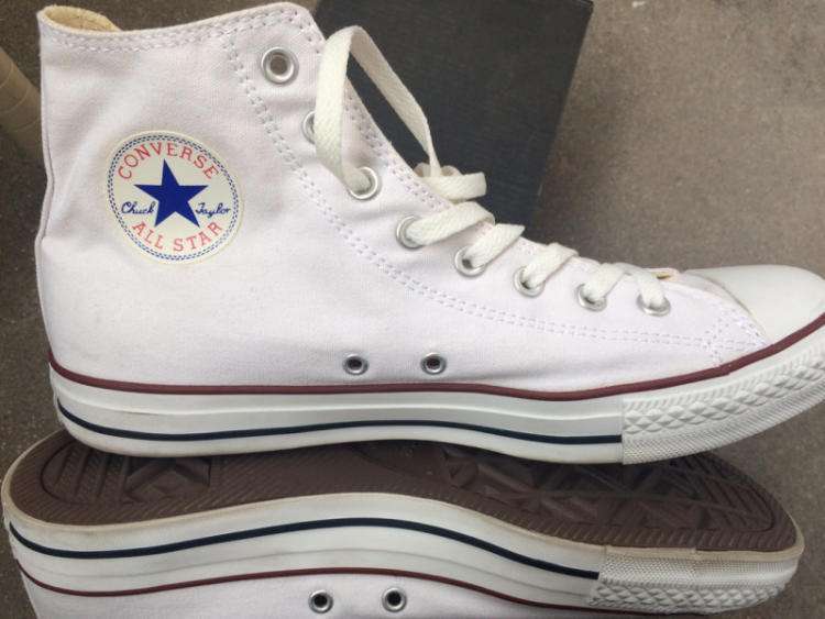 帆布鞋怎么清洗才好看,帆布鞋脏了怎么清洗