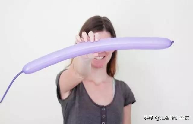 气球小狗教程简单玩法多样,一根长气球拧小狗简单又漂亮