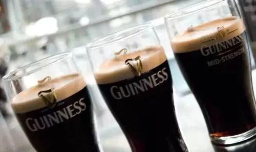 生啤跟扎啤,精酿鲜啤原浆扎啤生啤黑啤区别