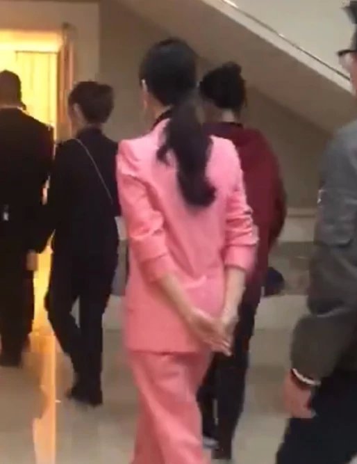 华少辟谣高以翔事件,华少发文悼念高以翔