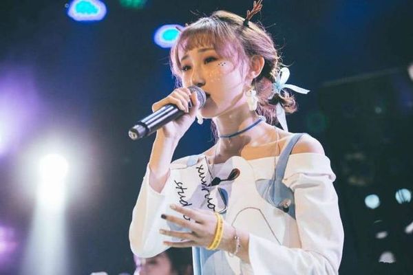 凤凰传奇2019最流行经典歌曲,凤凰传奇网红翻唱最近很火的歌