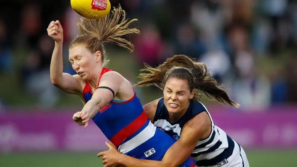 女子橄榄球肉搏,女子足球对抗