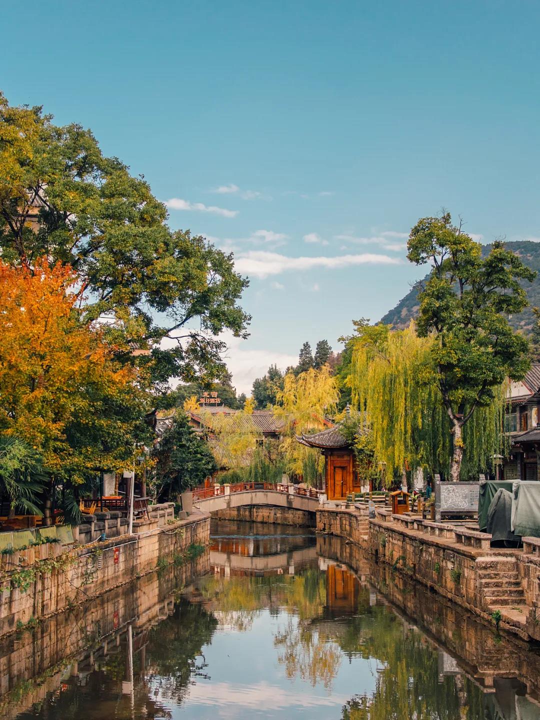 秋天的简短英文诗,关于秋天的经典英文诗