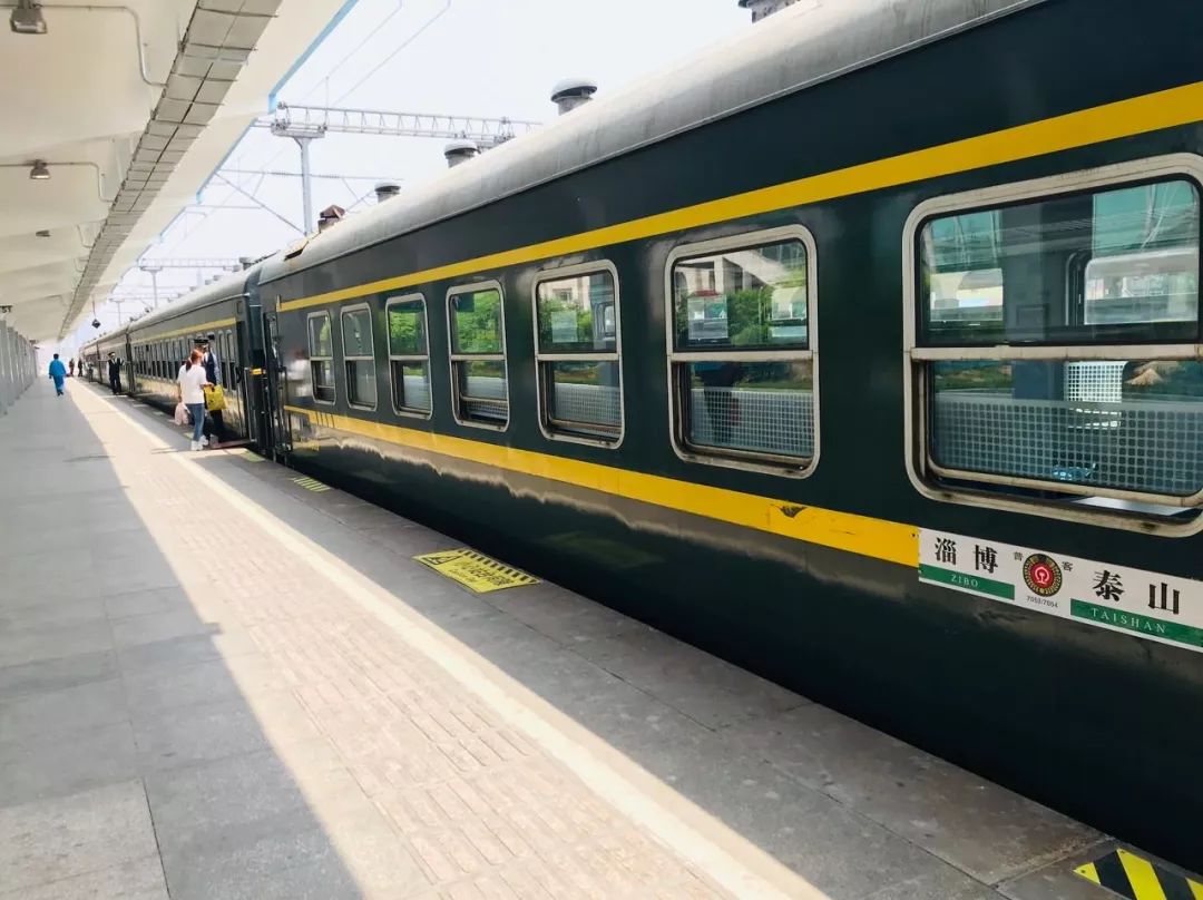 中国最便宜火车，票价仅售1元，至今不肯涨价，背后原因看哭....