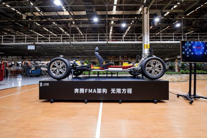 奔腾B70颜值标杆,颜值高动力强国产车