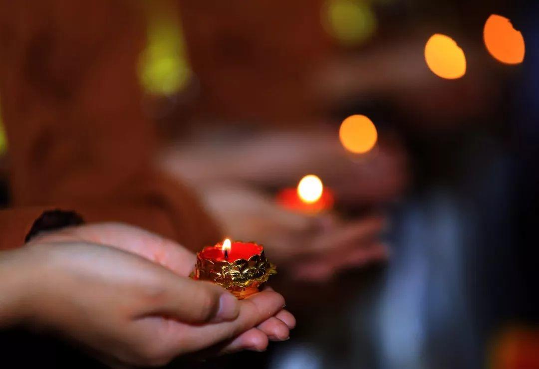 佛前供电灯有用吗,佛前供电灯有什么用