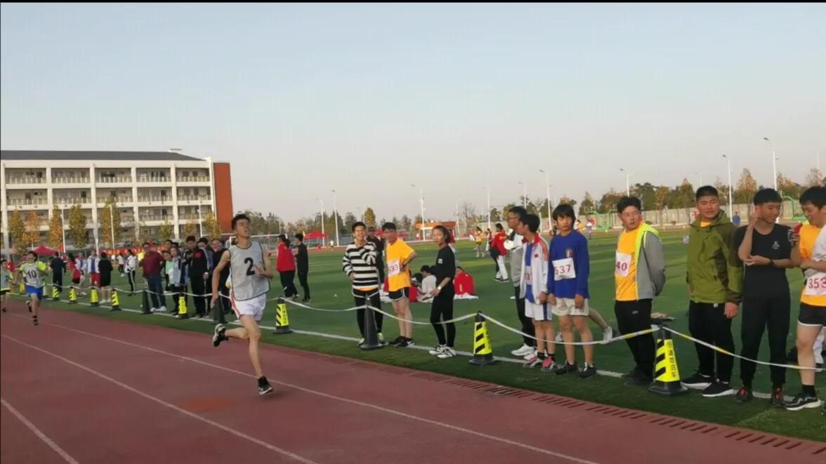 运动青春，激情飞扬