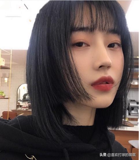 纯欲系女神脸型适合什么发型,既温柔又显气质的发型