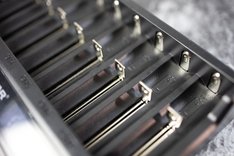 内阻测试、分容激活样样通，体验XTARVC8八槽位充电器