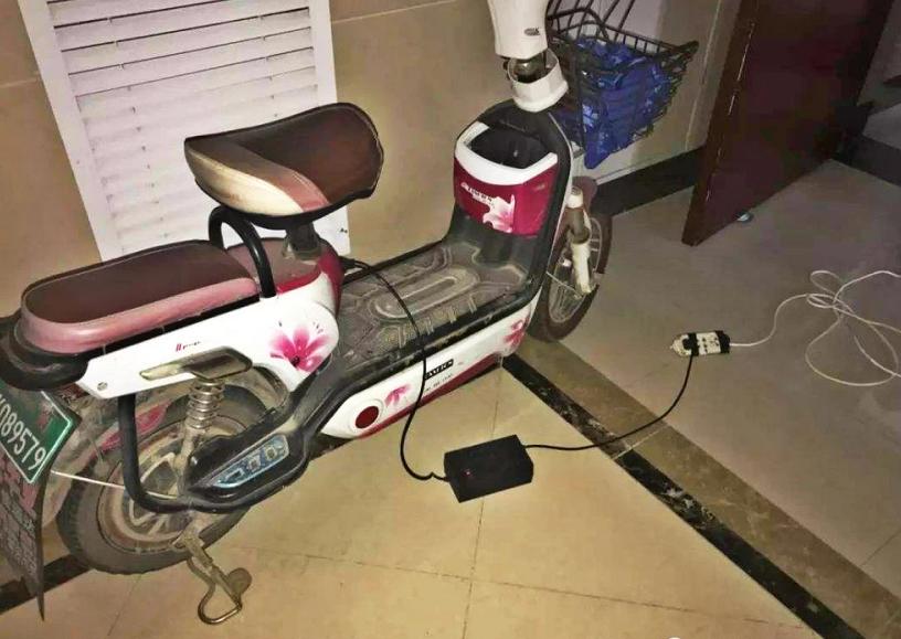 电动车饿死充电两小时还是绿色的,电动车长时间不骑电池饿死怎么办