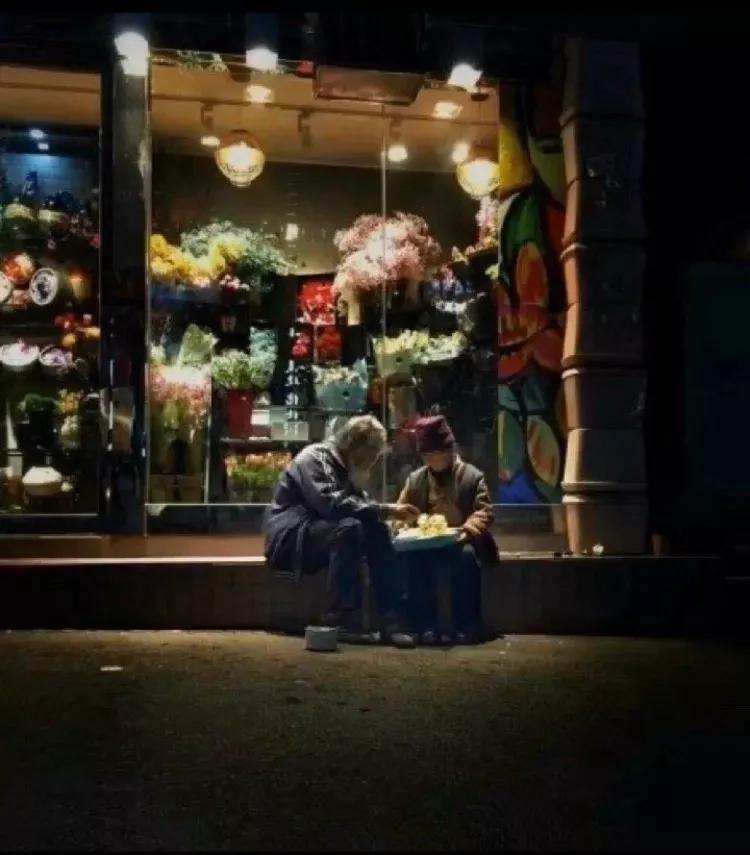 2019暖心故事：生活再苦，人间值得