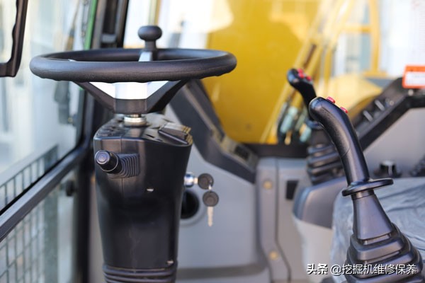 三一轮式150挖掘机,挖掘机新手要学会的技巧