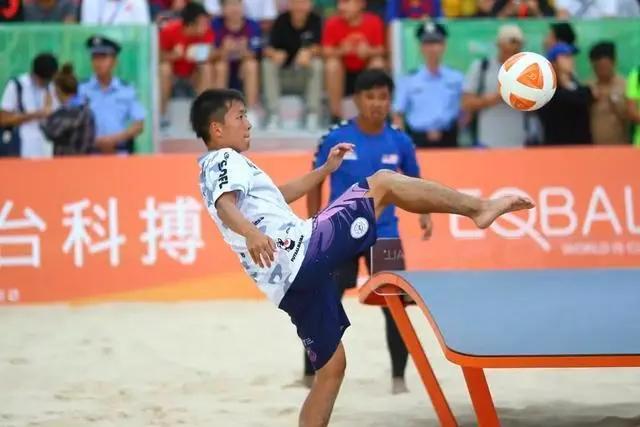 足球和乒乓球比赛,足球与乒乓球比较