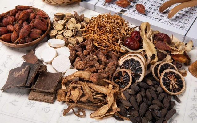 浆细胞性乳腺炎破溃有什么症状,浆细胞乳腺炎破溃后长肉芽了